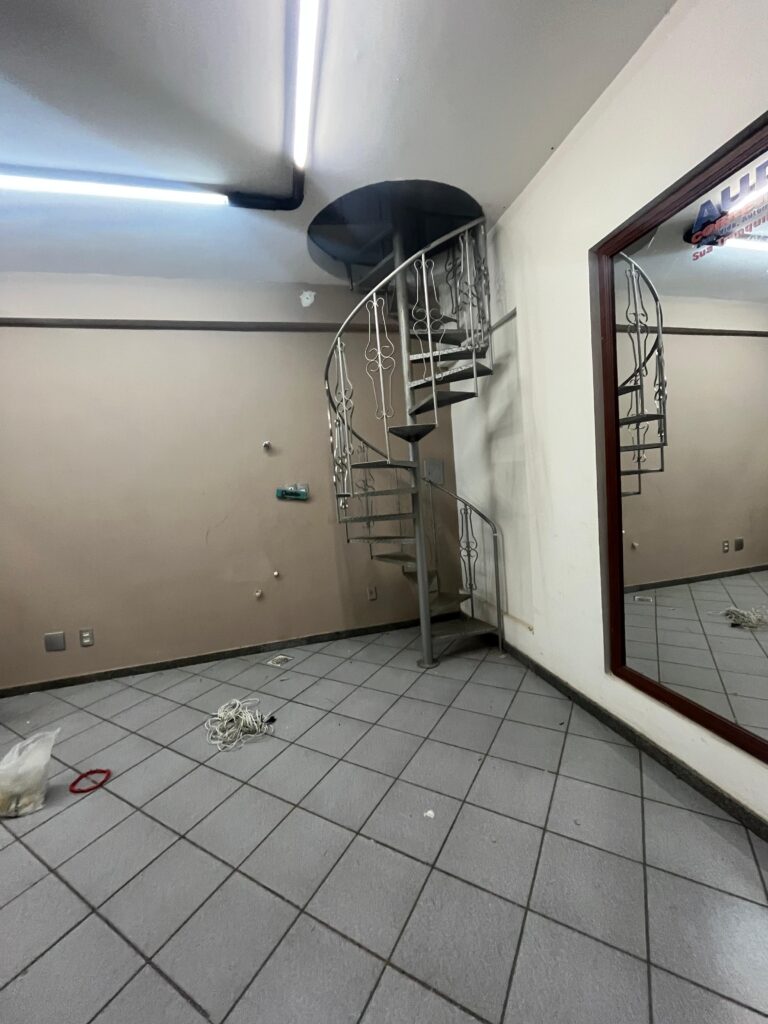 Avenida Presidente Getúlio Vargas, n 377, loja 112, Centro