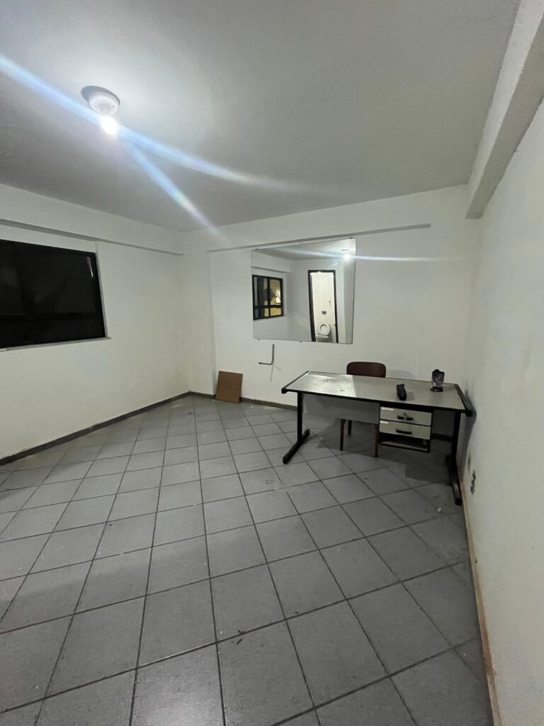 Avenida Presidente Getúlio Vargas, n 377, loja 112, Centro