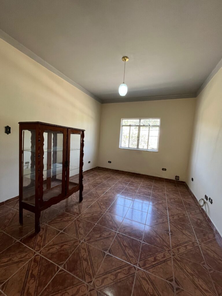 Rua Severiano de Rezende, 259, Centro.