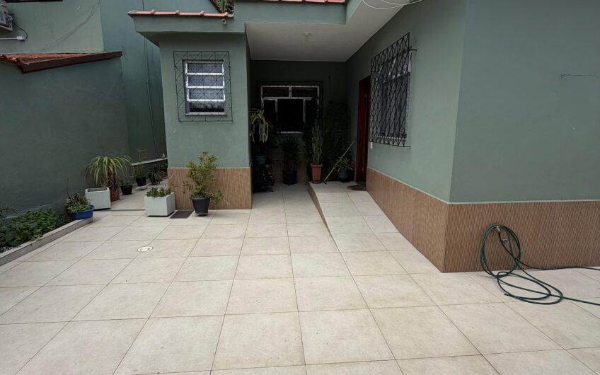 Rua Waldemar Silva, 294, Centro.