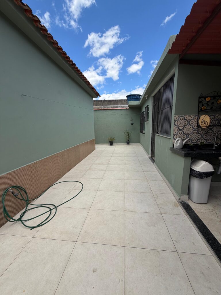 Rua Waldemar Silva, 294, Centro.